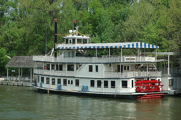 Stern wheeler - Nashville TN.