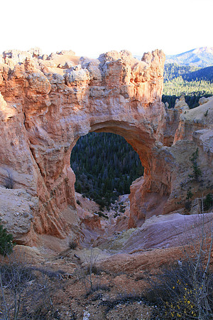 Hole in the wall - Bryce Canyon - UTAH